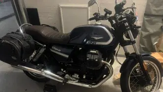 Moto Guzzi V7 Special (2021 - 24)