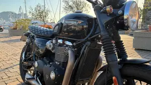 Triumph Bonneville T120 (2016 - 20)  (3)