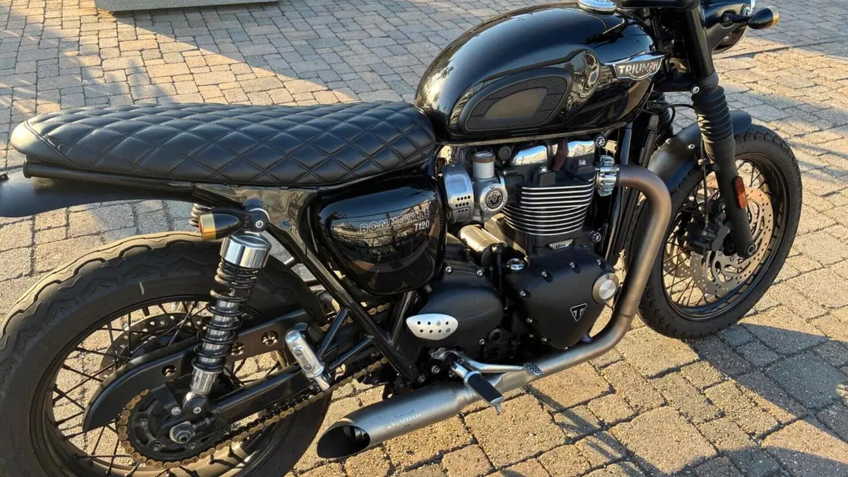 Triumph Bonneville T120 (2016 - 20)  (12)
