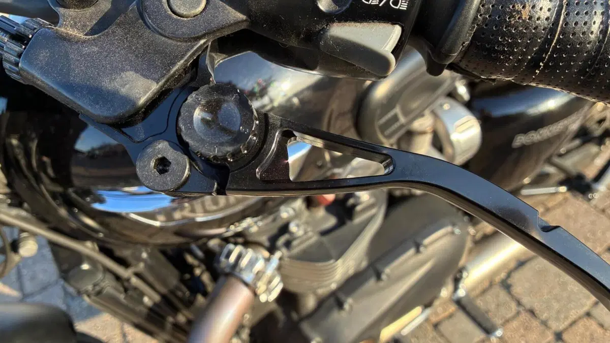 Triumph Bonneville T120 (2016 - 20)  (15)