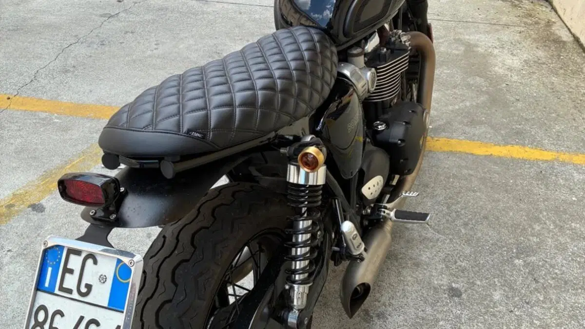 Triumph Bonneville T120 (2016 - 20)  (18)