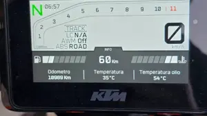 KTM 1290 Super Duke R (2022 - 23)  (4)