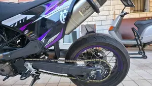 Husqvarna 701 Supermoto (2020)  (3)