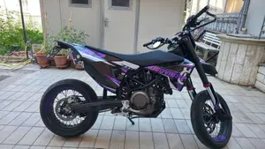 Husqvarna 701 Supermoto (2020)  (6)