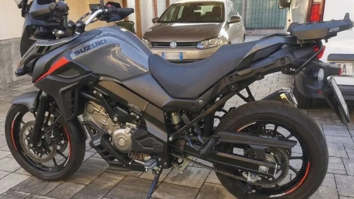 Suzuki V-Strom 650 (2021 - 25)  (2)