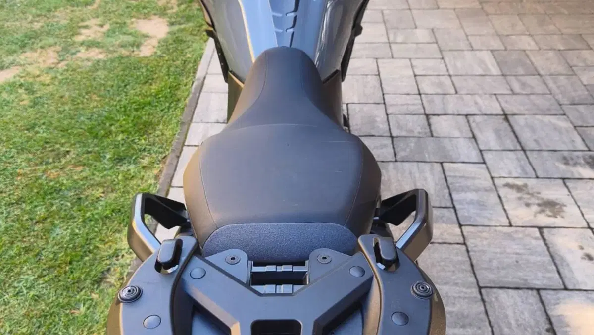 Suzuki V-Strom 650 (2021 - 25)  (5)