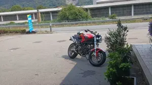 Ducati Monster 750 Dark (1999 - 02) 
