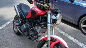 Ducati Monster 750 Dark (1999 - 02)  (3)