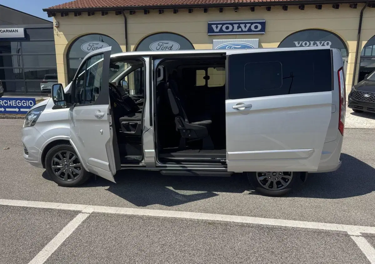Ford Tourneo Custom 310 2.0 TDCi 170CV aut. PC Titanium (4)