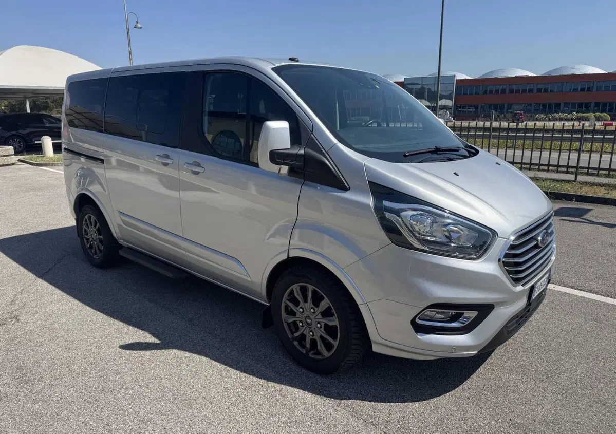 Ford Tourneo Custom 310 2.0 TDCi 170CV aut. PC Titanium (2)
