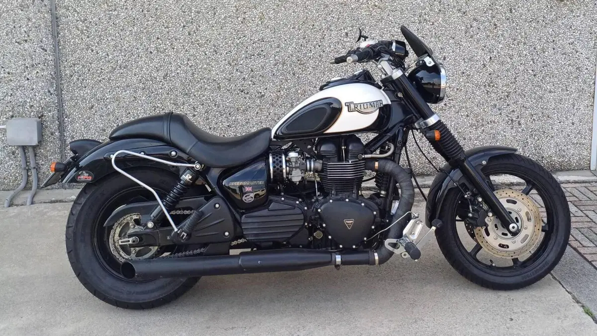 Triumph Speedmaster (2003 - 05)  (2)