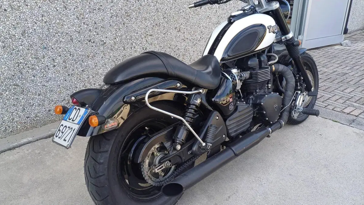 Triumph Speedmaster (2003 - 05)  (4)