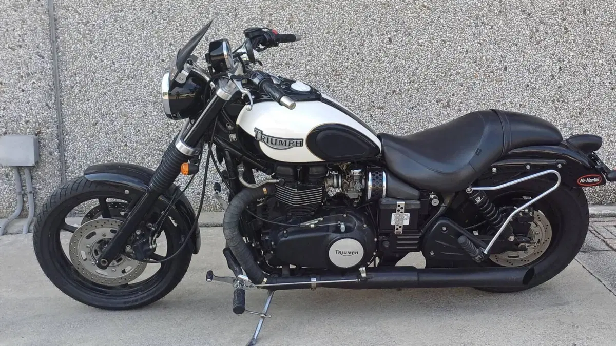 Triumph Speedmaster (2003 - 05)  (8)