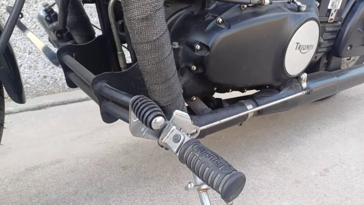 Triumph Speedmaster (2003 - 05)  (13)
