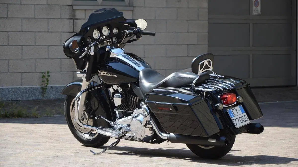 Harley-Davidson 1584 Street Glide (2007) - FLHX  (2)