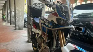 Honda Africa Twin CRF 1000L Adventure Sports (2018 - 19)  (2)