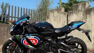 Yamaha YZF R1 (2020 - 25)  (2)