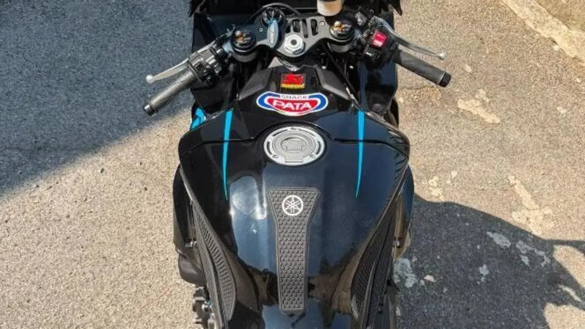 Yamaha YZF R1 (2020 - 25)  (4)