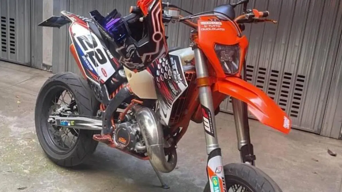 KTM 125 EXC (2011)  (6)