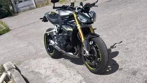 Triumph Speed Triple 1200 RS (2021 - 24)  (2)
