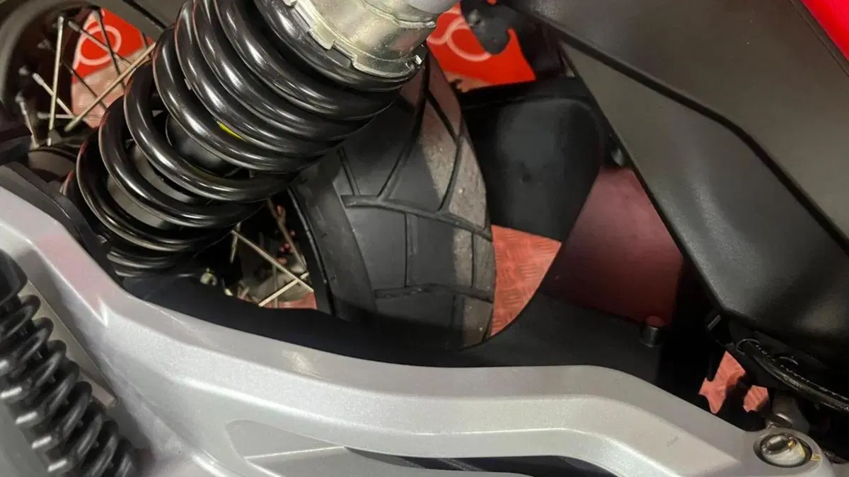 Moto Guzzi V85 TT (2019 - 20)  (10)