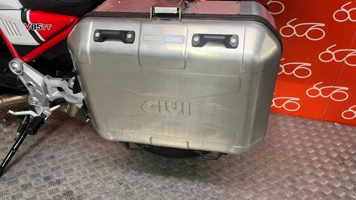 Moto Guzzi V85 TT (2019 - 20)  (14)