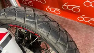 Moto Guzzi V85 TT (2019 - 20)  (8)