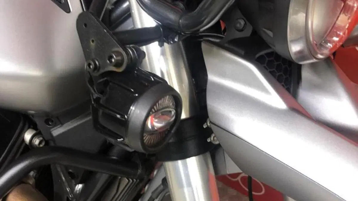 Moto Guzzi V85 TT (2019 - 20)  (6)