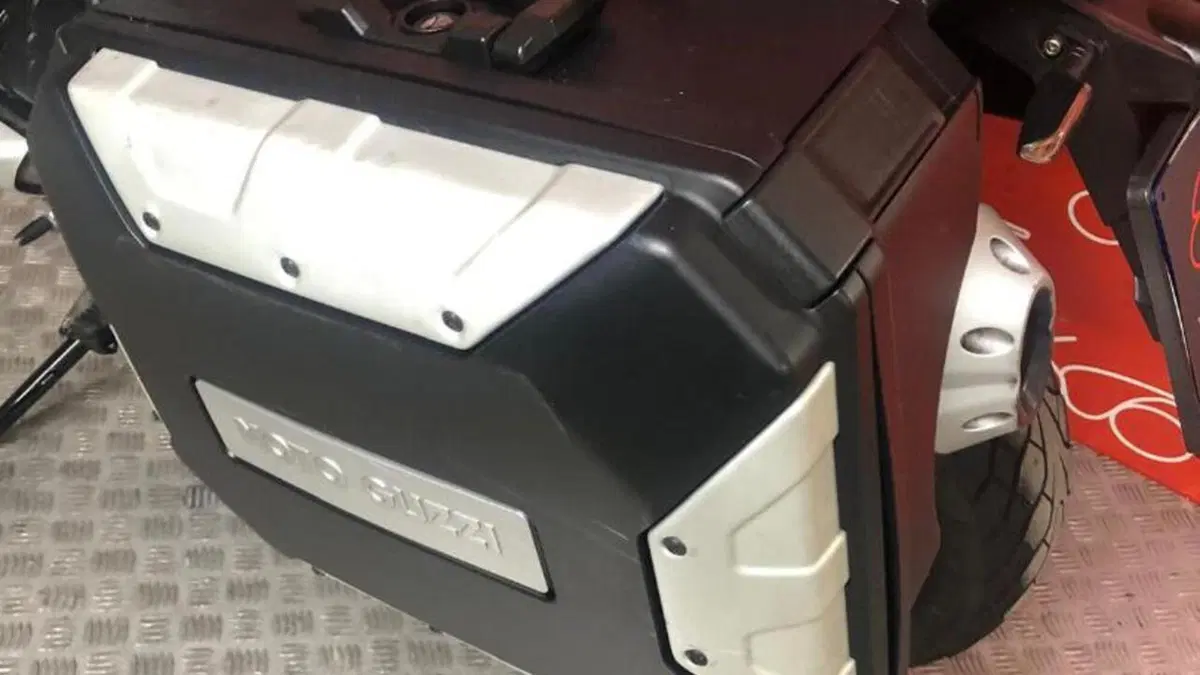 Moto Guzzi V85 TT (2019 - 20)  (7)