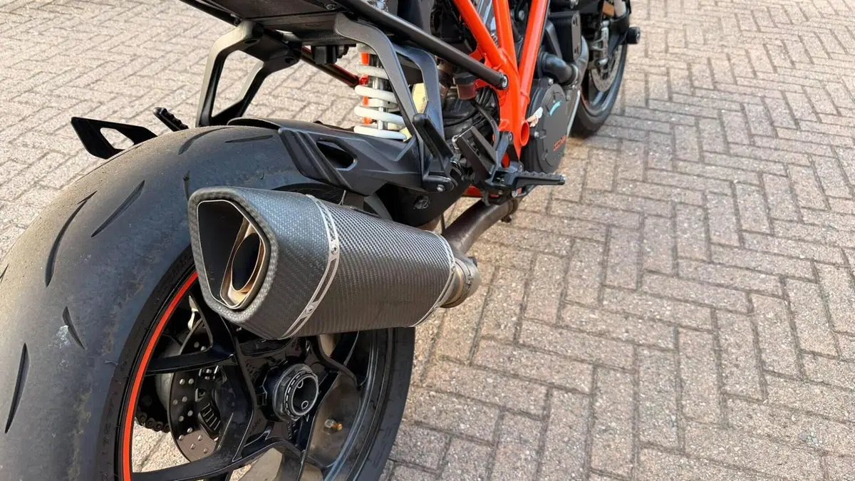 KTM 1290 Super Duke GT ABS (2016 - 18)  (6)