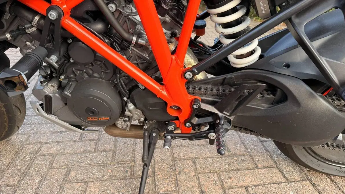 KTM 1290 Super Duke GT ABS (2016 - 18)  (8)