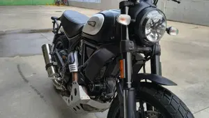 Ducati Scrambler 800 Icon Dark (2021 - 22) 