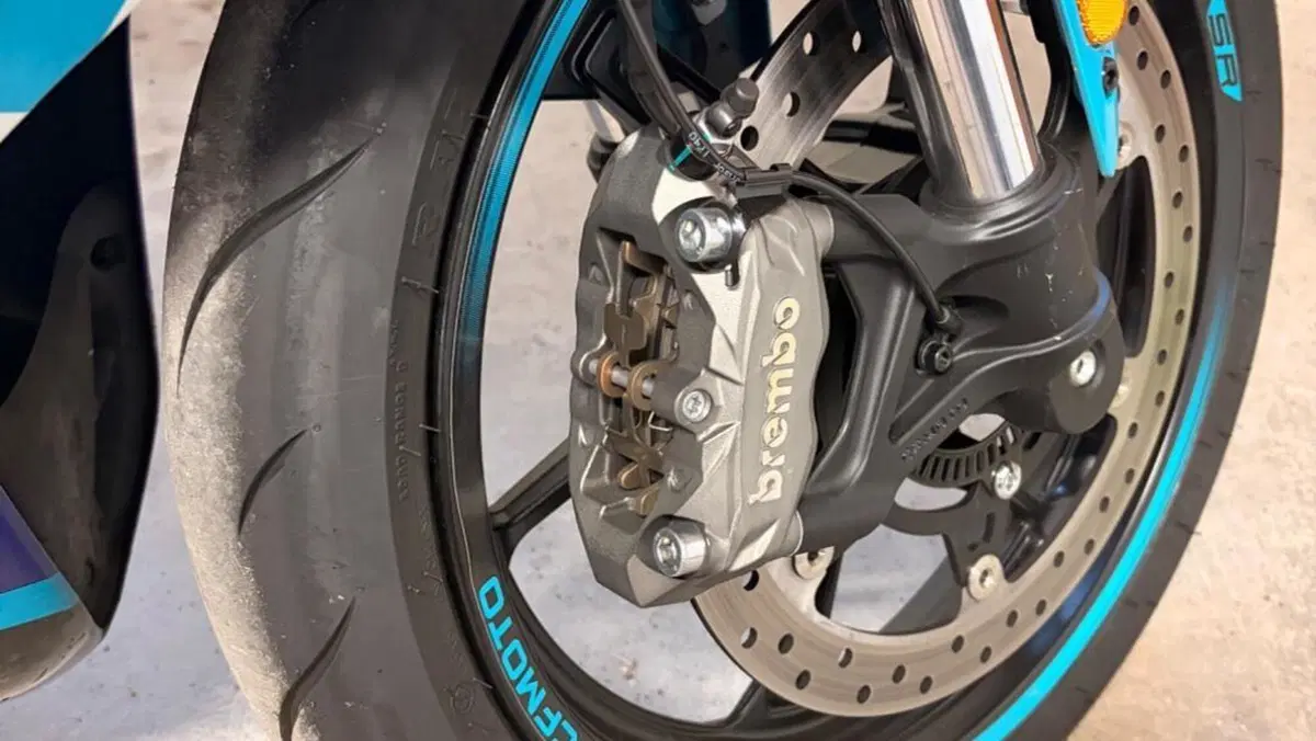 CFMOTO 450SR World Champions Replica (2025 - 26)  (5)