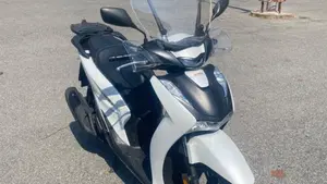 Honda SH 150i Sport (2024 - 25)  (2)