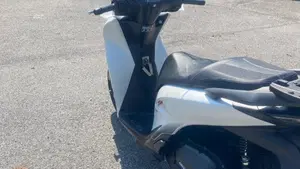Honda SH 150i Sport (2024 - 25)  (4)