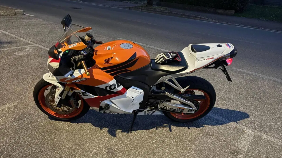 Honda CBR 600 RR (2009 - 12)  (2)