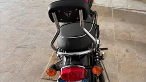 Triumph Bonneville T100 (2021 - 25)  (2)