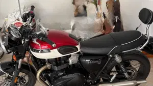 Triumph Bonneville T100 (2021 - 25)  (3)