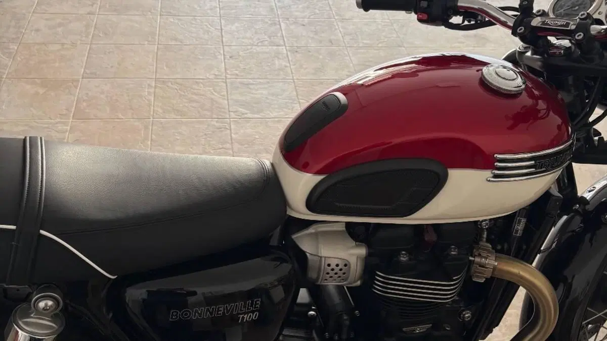 Triumph Bonneville T100 (2021 - 25)  (4)
