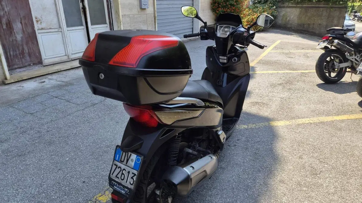 Kymco People 200i GT (2010 - 17)  (9)