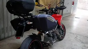 Ducati Hyperstrada 821 (2013 - 15)  (2)