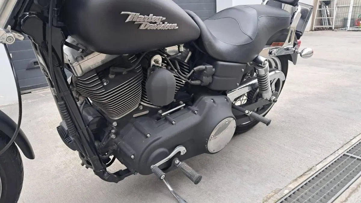 Harley-Davidson 1584 Street Bob (2008 - 15) - FXDB  (2)