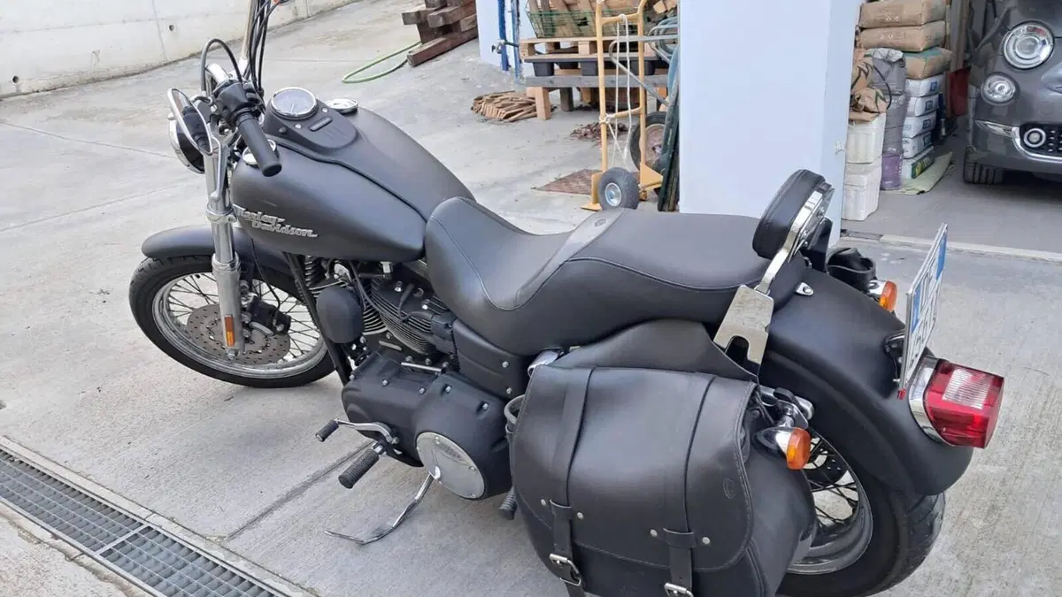 Harley-Davidson 1584 Street Bob (2008 - 15) - FXDB  (3)