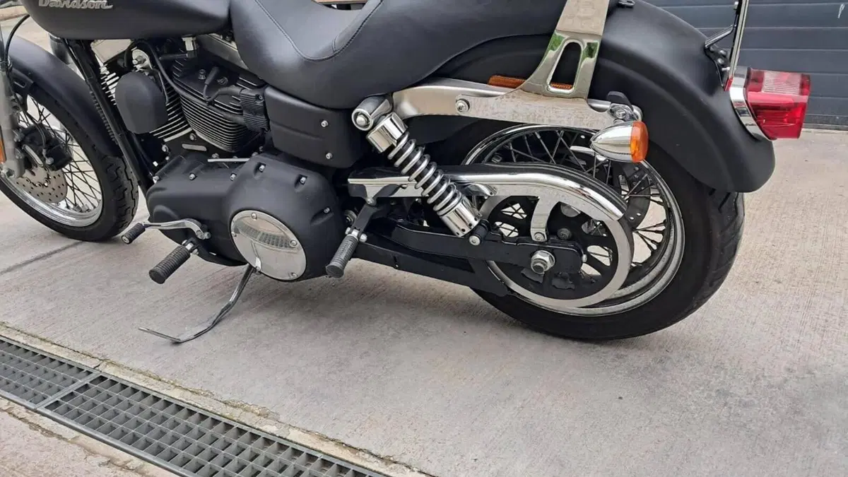 Harley-Davidson 1584 Street Bob (2008 - 15) - FXDB  (4)