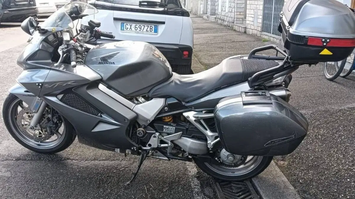 Honda VFR 800 (2006 - 13) 
