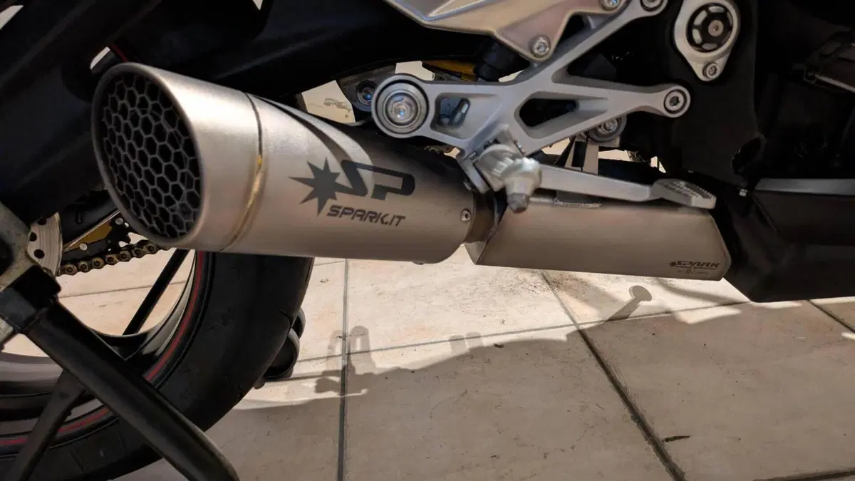 Triumph Street Triple RS (2017 - 19)  (3)