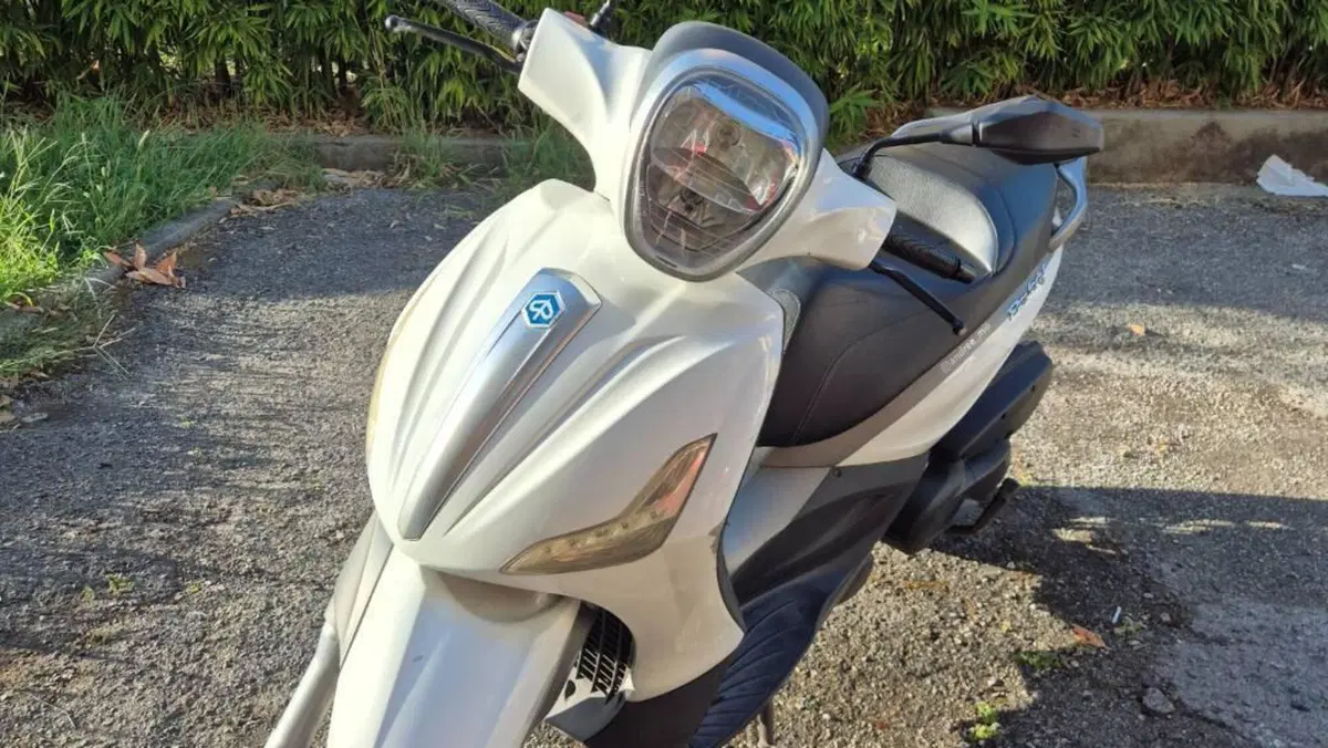 Piaggio Beverly 350 SportTouring ie (2011 - 15) 