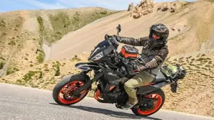 KTM 890 SMT (2023 - 25)  (2)