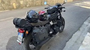 Triumph Bonneville T120 Black (2021 - 25)  (3)