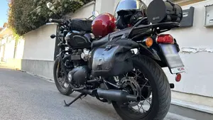 Triumph Bonneville T120 Black (2021 - 25)  (4)